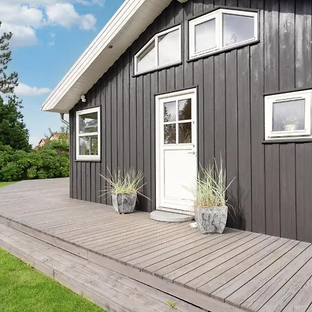4 Bedroom Gorgeous In Storvorde Holiday home Egense